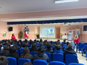 Profesionales de la Universidad Autónoma de Chile realizan conversatorio con los estudiantes