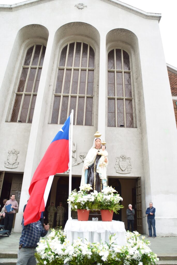 Desfile en honor a la Virgen del Carmen